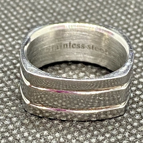 Size 6 Stainless Steel Band - Picture 4 of 4